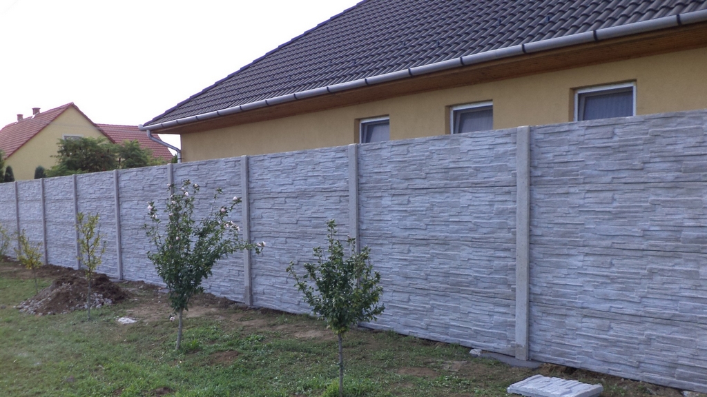 A12 Betonzaun, Betonzäune